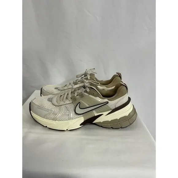 Nike 'V2K' White Run Sneaker Size 8.5 - Picture 2 of 5